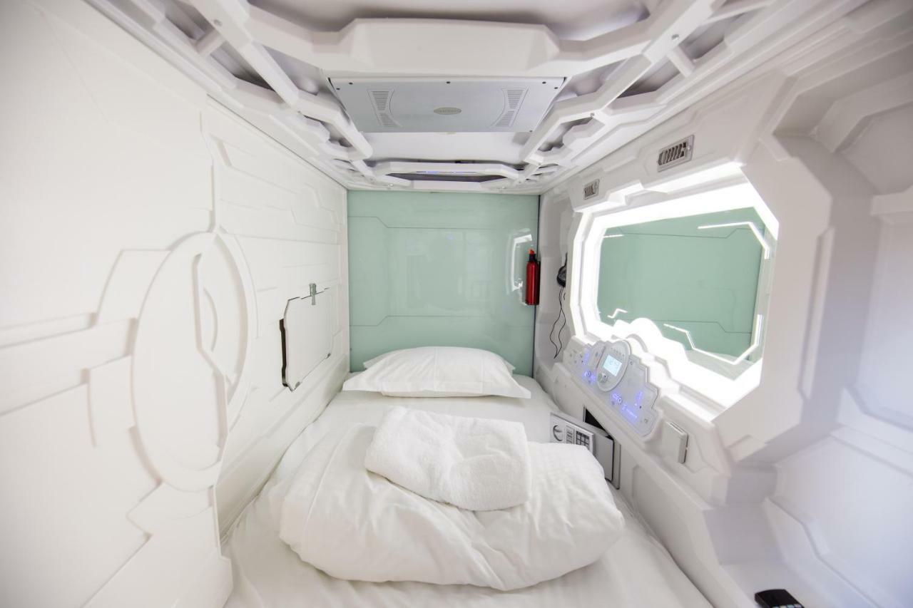 Spacehotel Καρλσρούη Εξωτερικό φωτογραφία