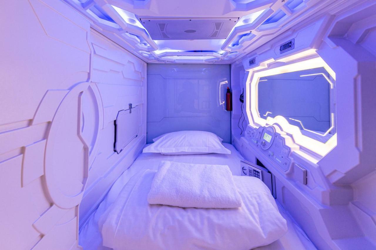 Spacehotel Καρλσρούη Εξωτερικό φωτογραφία